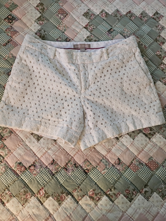 Banana Republic Pants - Banana Republic Islet Hampton White Crochet Shorts - Size 2